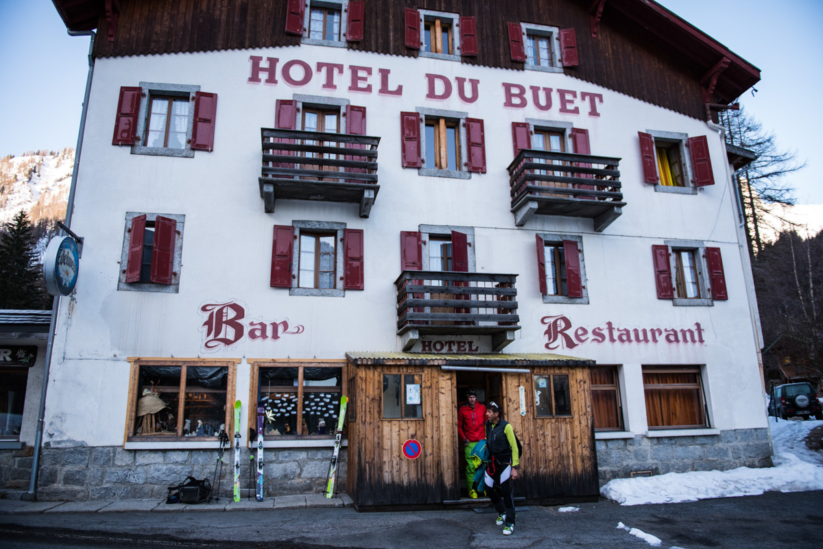 Tout commence à l'hôtel du Buet, à Vallorcine. Un établissement tellement hors du temps qu'il en est chaleureux. ©TimothéeNalet/CTC
