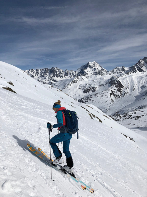 Montagne ski randonnée neige skieur montée Les Monts Telliers Suisse Valais