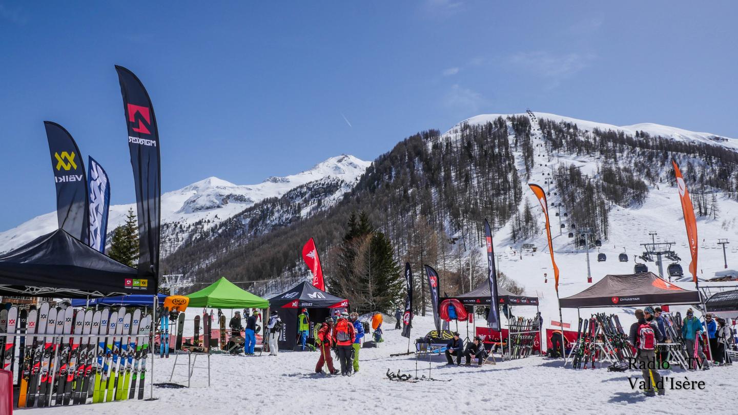Val d'Isère village marque rendez-vous ski de randonnée front de neige